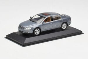 Volkswagen Phaeton 3D Gris Minichamps 1:43 3D0099300GPR7Q Metal - imagen 2 de 4
