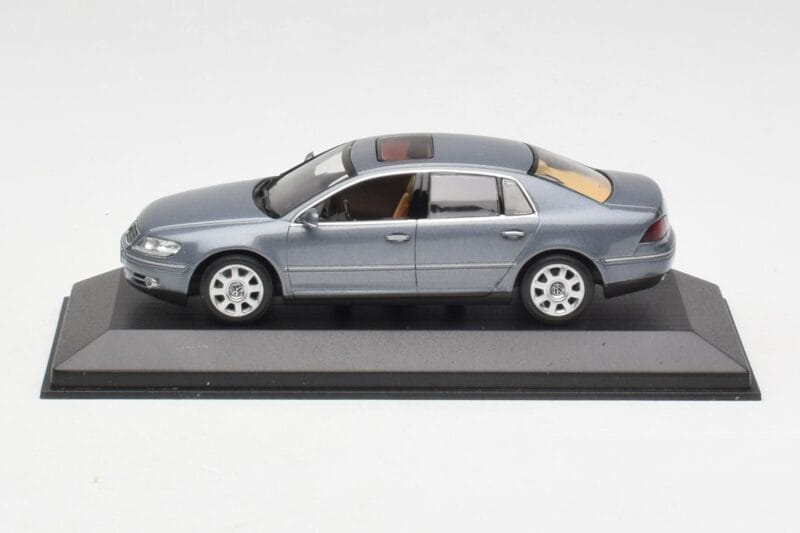 Volkswagen Phaeton 3D Gris Minichamps 1:43 3D0099300GPR7Q Metal