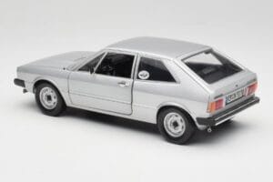 Volkswagen Scirocco GT Mk1 Silver Metallic Revell 1:18 08833 Metal - imagen 7 de 8
