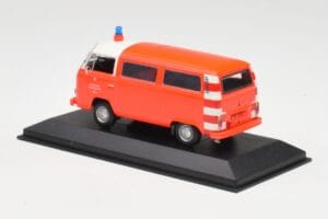 Volkswagen T2 Bus Bomberos Frankfurt Parachoques Rojos Minichamps 1:43 400053091-V1 Metal - imagen 3 de 4