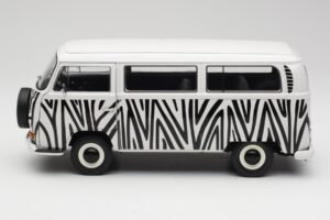 Volkswagen T2a Bus Safari Schuco 1:18 191 Metal - imagen 4 de 8