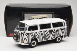 Volkswagen T2a Bus Safari Schuco 1:18 191 Metal - imagen 8 de 8