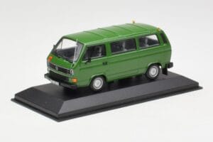 Volkswagen T3 Bus Verde Minichamps 1:43 400055000 Metal - imagen 2 de 4