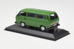 Volkswagen T3 Bus Verde Minichamps 1:43 400055000 Metal - imagen 3 de 4