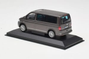 Volkswagen T5 Bus Bronze Metallic Minichamps 1:43 4039378412203 Metal - imagen 3 de 4