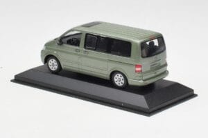 Volkswagen T5 Bus Fresco Green Minichamps 1:43 T5001-B Metal - imagen 3 de 4