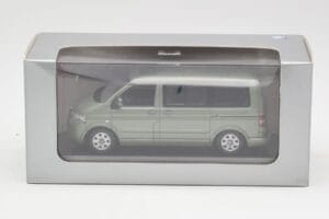 Volkswagen T5 Bus Fresco Green Minichamps 1:43 T5001-B Metal - imagen 4 de 4