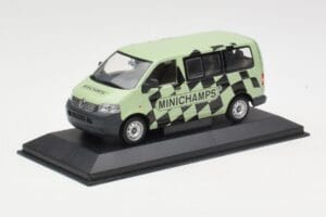 Volkswagen T5 Bus Verde Minichamps 1:43 T5002 Metal - imagen 2 de 4