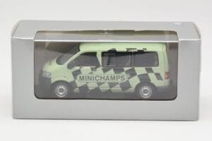 Volkswagen T5 Bus Verde Minichamps 1:43 T5002 Metal - imagen 4 de 4
