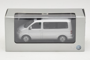 Volkswagen T5 Bus Plata Minichamps 1:43 T5003 Metal - imagen 4 de 4