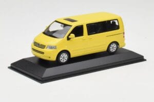 Volkswagen T5 Bus Amarillo Minichamps 1:43 842902111 Metal - imagen 2 de 4