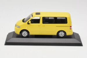 Volkswagen T5 Bus Amarillo Minichamps 1:43 842902111 Metal
