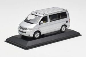 Volkswagen T5 California Plateado Minichamps 1:43 7H8099300GPA7W Metal - imagen 2 de 4