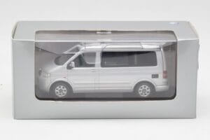 Volkswagen T5 California Plateado Minichamps 1:43 7H8099300GPA7W Metal - imagen 4 de 4