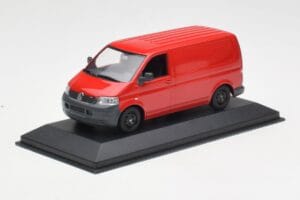 Volkswagen T5 Furgoneta de Reparto Rojo & Ruedas Negras Minichamps 1:43 400052260-B Metal - imagen 2 de 4