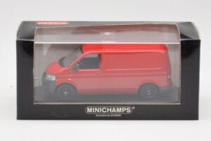 Volkswagen T5 Furgoneta de Reparto Rojo & Ruedas Negras Minichamps 1:43 400052260-B Metal - imagen 4 de 4