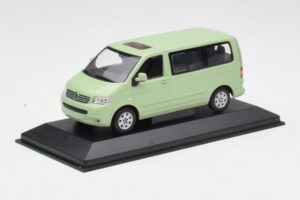 Volkswagen T5 Multivan California Verde Lima Dealer Minichamps 1:43 400052201-D1 Metal - imagen 2 de 4