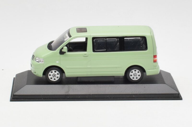 Volkswagen T5 Multivan California Verde Lima Dealer Minichamps 1:43 400052201-D1 Metal