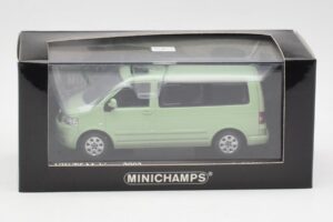 Volkswagen T5 Multivan California Verde Lima Minichamps 1:43 400052201 Metal - imagen 4 de 4
