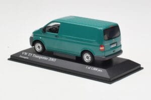 Volkswagen T5 Transporter Verde Minichamps 1:43 400052261 Metal - imagen 3 de 4