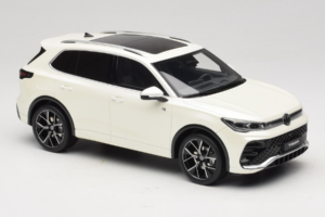 Volkswagen Tiguan R-Line Oryx White Pearl Otto 1:18 OT1219 Resina - imagen 4 de 6