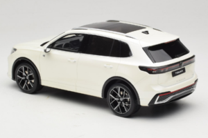 Volkswagen Tiguan R-Line Oryx White Pearl Otto 1:18 OT1219 Resina - imagen 5 de 6