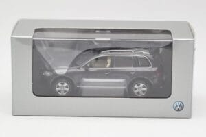 Volkswagen Touareg Gris Minichamps 1:43 TOUAREG001 Metal - imagen 4 de 4