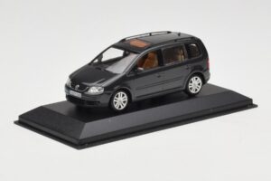 Volkswagen Touran 1T Verde Oscuro Minichamps 1:43 400052101 Metal - imagen 2 de 4