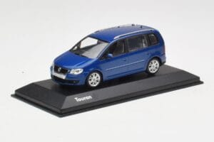 Volkswagen Touran Azul Minichamps 1:43 TOURAN002 Metal - imagen 2 de 4