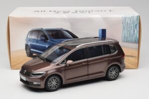 Volkswagen Touran 5T Marrón Paudi Model 1:18 ZVE000003BRA Metal - imagen 8 de 8