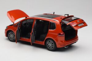 Volkswagen Touran 5T Naranja Paudi Model 1:18 ZVE000003ORA Metal - imagen 5 de 8