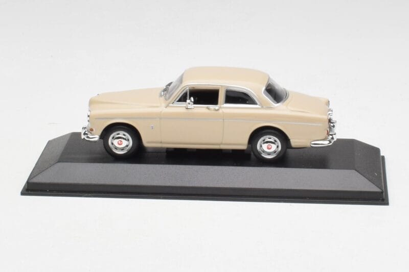 Volvo 121 Amazon Beige Minichamps 1:43 940171002 Metal