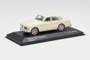 Volvo 121 Amazon Blanco Minichamps 1:43 430171040 Metal - imagen 2 de 4