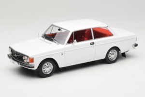 Volvo 142 Blanco MCG 1:18 MCG18445 Metal