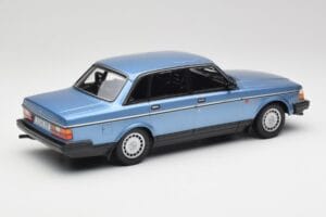 Volvo 240 GL Azul Metálico Minichamps 1:18 155171404 Metal - imagen 2 de 6