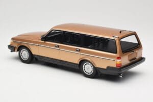 Volvo 240 GL Familiar Gold Metallic Minichamps 1:18 155171415 Metal - imagen 5 de 6