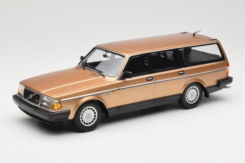 Volvo 240 GL Familiar Gold Metallic Minichamps 1:18 155171415 Metal