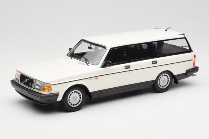 Volvo 240 GL Familiar Blanco Minichamps 1:18 155171412 Metal