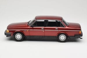 Volvo 240 GL Dark Red Metallic Minichamps 1:18 155171406 Metal - imagen 3 de 6
