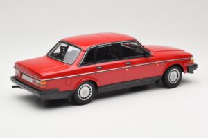 Volvo 240 GL Rojo Oscuro Minichamps 1:18 166171401 Metal - imagen 2 de 6