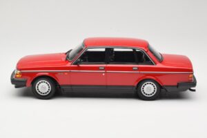 Volvo 240 GL Rojo Oscuro Minichamps 1:18 166171401 Metal - imagen 3 de 6