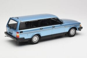 Volvo 240 GL Estate Blue Metallic Minichamps 1:18 155171414 Metal - imagen 2 de 6
