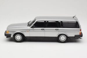 Volvo 240 GL Estate Plata Minichamps 1:18 155171416 Metal - imagen 3 de 6