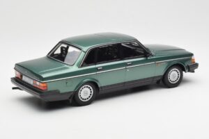 Volvo 240 GL Verde Metálico Minichamps 1:18 155171400 Metal - imagen 2 de 6