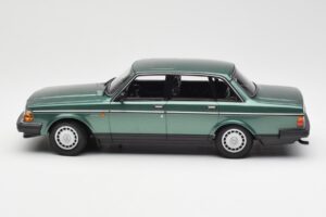 Volvo 240 GL Verde Metálico Minichamps 1:18 155171400 Metal - imagen 3 de 6