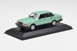 Volvo 240 GL Verde Metalizado Minichamps 1:43 400171402 Metal - imagen 2 de 4