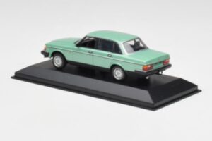 Volvo 240 GL Verde Metalizado Minichamps 1:43 400171402 Metal - imagen 3 de 4