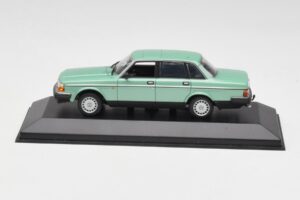 Volvo 240 GL Verde Metalizado Minichamps 1:43 400171402 Metal