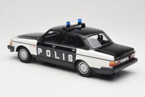 Volvo 240 GL Polis Sweden Negro Minichamps 1:18 155171497 Metal - imagen 5 de 6