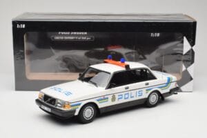 Volvo 240 GL Polis Sweden Minichamps 1:18 155171490 Metal - imagen 6 de 6